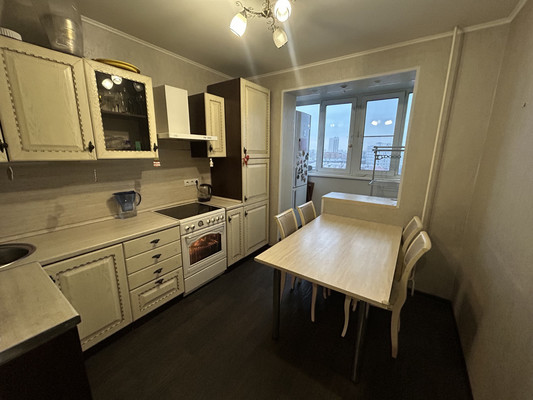 Продам однокомнатную (1-комн.) квартиру, Волжский б-р, 114ак7, Москва г