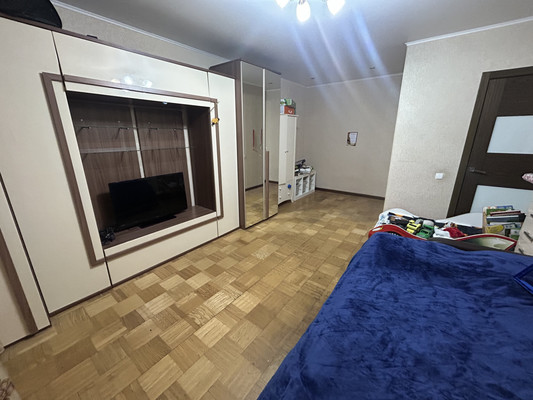 Продам однокомнатную (1-комн.) квартиру, Волжский б-р, 114ак7, Москва г