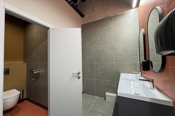 Сдам офисное помещение 700 м2, Добролюбова ул, 3, Екатеринбург г