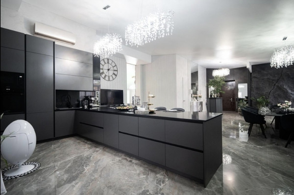 Продам многокомнатную квартиру, Чайковского ул, 61, Санкт-Петербург г