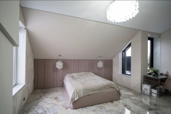 Продам многокомнатную квартиру, Чайковского ул, 61, Санкт-Петербург г