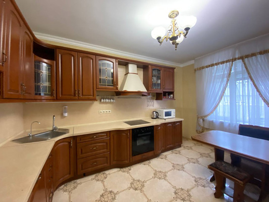 Сдам многокомнатную квартиру, Гурзуфская ул, 6, Симферополь г