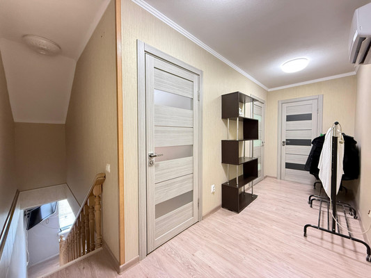 Продам трехкомнатную (3-комн.) квартиру, Ю.А.Гагарина ул, 18кГ, Нальчик г