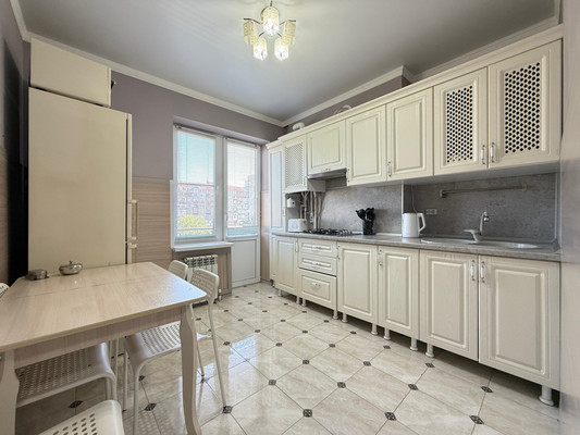 Продам трехкомнатную (3-комн.) квартиру, Ю.А.Гагарина ул, 18кГ, Нальчик г