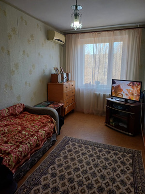 Продам трехкомнатную (3-комн.) квартиру, Энтузиастов ул, 13, Волгодонск г