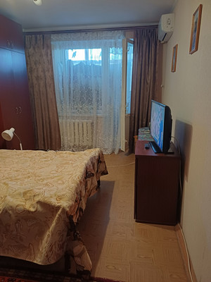 Продам трехкомнатную (3-комн.) квартиру, Энтузиастов ул, 13, Волгодонск г