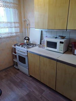 Продам трехкомнатную (3-комн.) квартиру, Энтузиастов ул, 13, Волгодонск г