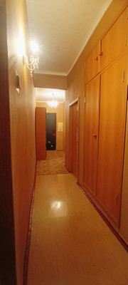 Продам трехкомнатную (3-комн.) квартиру, Московская ул, 4/24, Новомосковск г