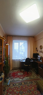 Продам трехкомнатную (3-комн.) квартиру, Московская ул, 4/24, Новомосковск г