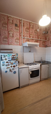 Продам трехкомнатную (3-комн.) квартиру, Московская ул, 4/24, Новомосковск г