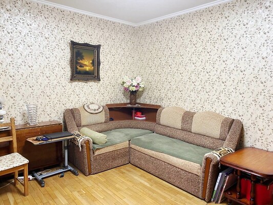 Продам трехкомнатную (3-комн.) квартиру, Космонавта Волкова ул, 29к1, Москва г