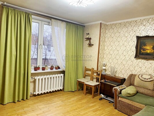 Продам трехкомнатную (3-комн.) квартиру, Космонавта Волкова ул, 29к1, Москва г