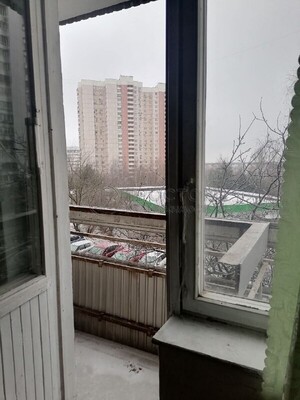 Продам трехкомнатную (3-комн.) квартиру, Осенняя ул, 22, Москва г