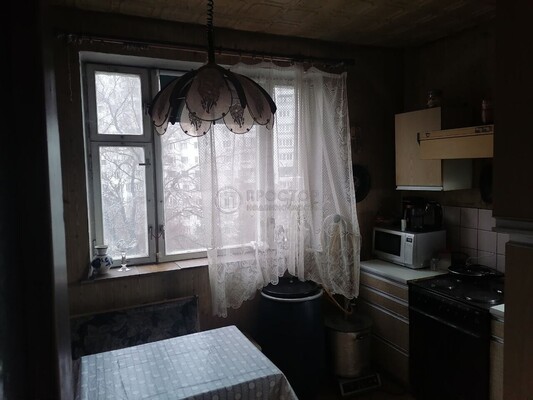 Продам трехкомнатную (3-комн.) квартиру, Осенняя ул, 22, Москва г