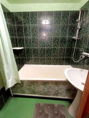 Сдам двухкомнатную (2-комн.) квартиру, Победы пр-кт, 33к4, Комсомольск-на-Амуре г