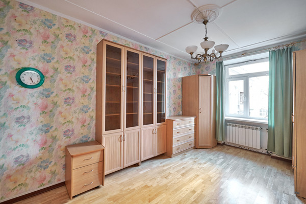 Продам двухкомнатную (2-комн.) квартиру, Маршала Бирюзова ул, 18, Москва г