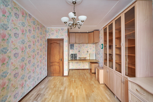 Продам двухкомнатную (2-комн.) квартиру, Маршала Бирюзова ул, 18, Москва г