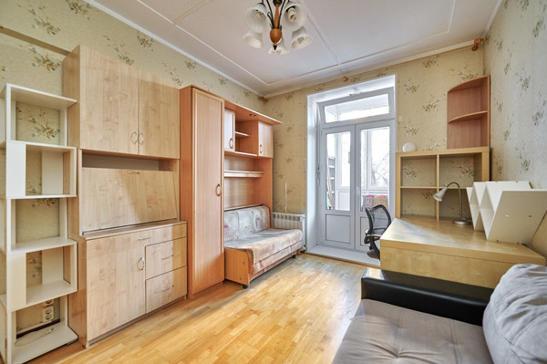 Продам двухкомнатную (2-комн.) квартиру, Маршала Бирюзова ул, 18, Москва г