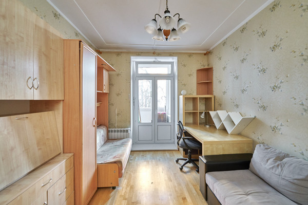 Продам двухкомнатную (2-комн.) квартиру, Маршала Бирюзова ул, 18, Москва г