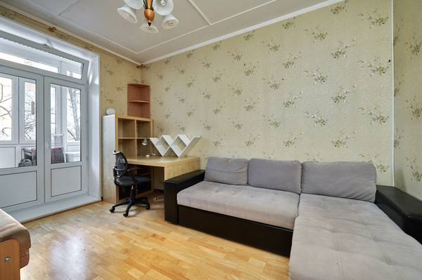 Продам двухкомнатную (2-комн.) квартиру, Маршала Бирюзова ул, 18, Москва г