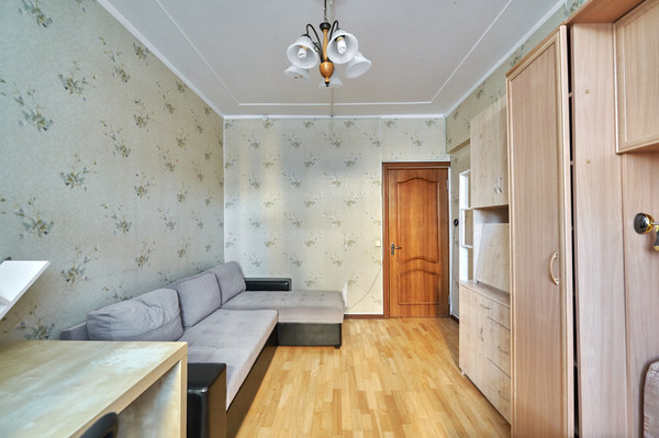 Продам двухкомнатную (2-комн.) квартиру, Маршала Бирюзова ул, 18, Москва г