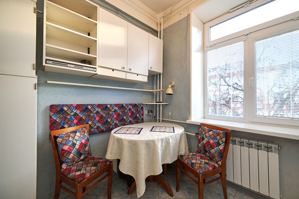 Продам двухкомнатную (2-комн.) квартиру, Маршала Бирюзова ул, 18, Москва г