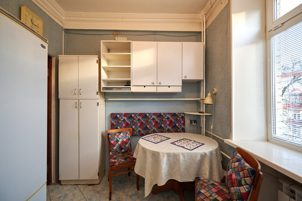 Продам двухкомнатную (2-комн.) квартиру, Маршала Бирюзова ул, 18, Москва г