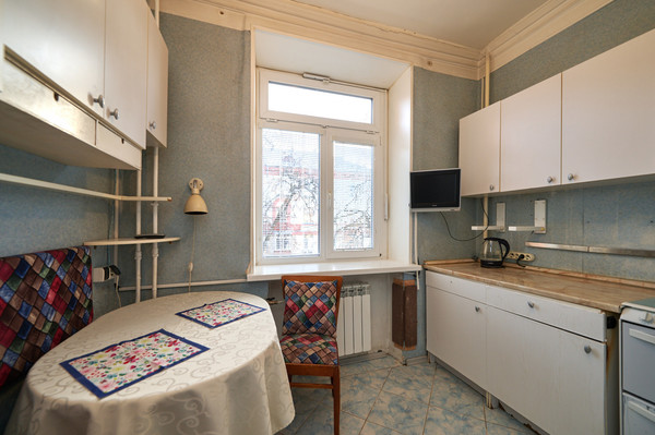 Продам двухкомнатную (2-комн.) квартиру, Маршала Бирюзова ул, 18, Москва г