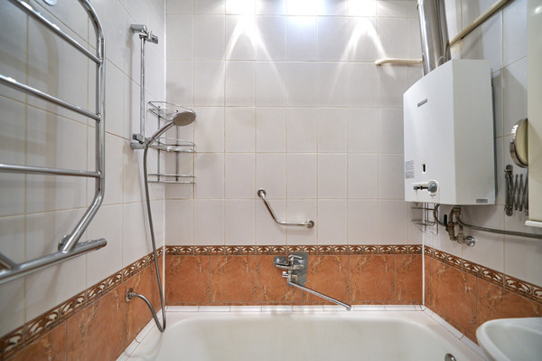 Продам двухкомнатную (2-комн.) квартиру, Маршала Бирюзова ул, 18, Москва г