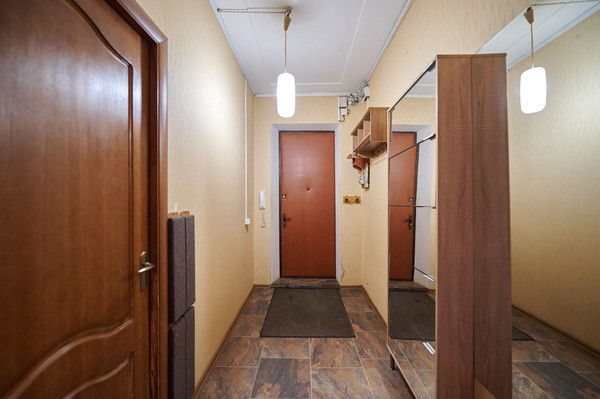 Продам двухкомнатную (2-комн.) квартиру, Маршала Бирюзова ул, 18, Москва г