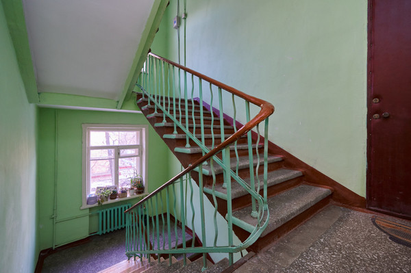 Продам двухкомнатную (2-комн.) квартиру, Маршала Бирюзова ул, 18, Москва г