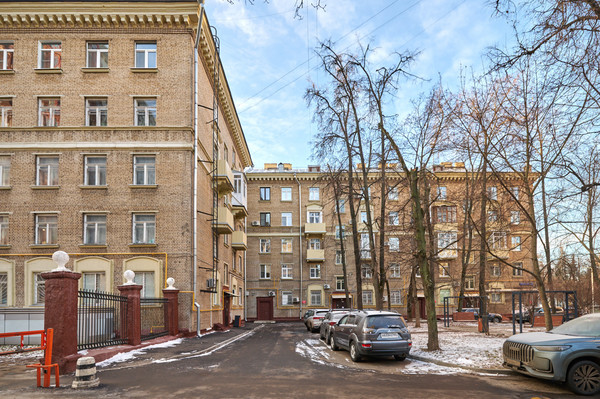 Продам двухкомнатную (2-комн.) квартиру, Маршала Бирюзова ул, 18, Москва г