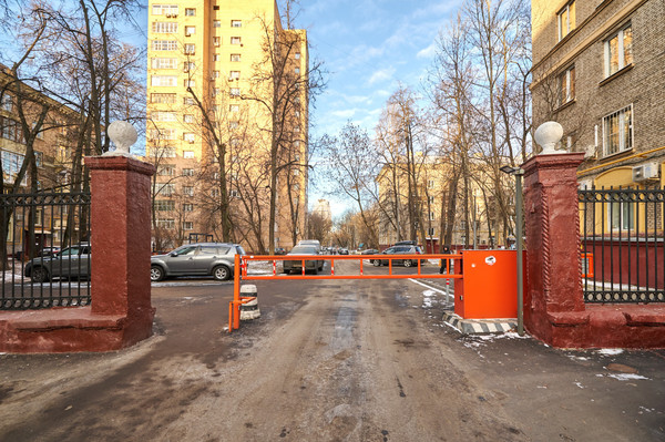 Продам двухкомнатную (2-комн.) квартиру, Маршала Бирюзова ул, 18, Москва г