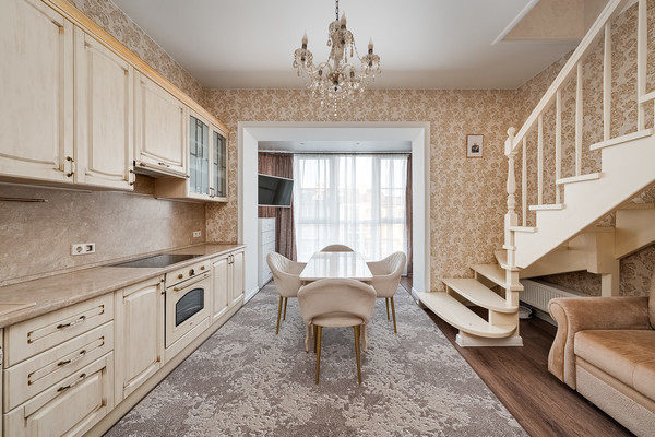 Продам трехкомнатную (3-комн.) квартиру, МФЖК Ангелово-Резиденц тер, 42, Ангелово с