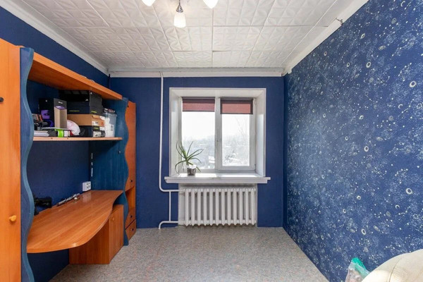 Продам двухкомнатную (2-комн.) квартиру, 9 Января ул, 4, Тюмень г