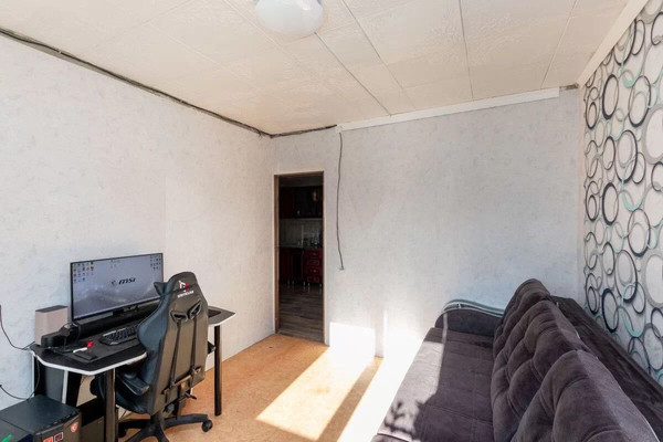 Продам двухкомнатную (2-комн.) квартиру, 9 Января ул, 4, Тюмень г