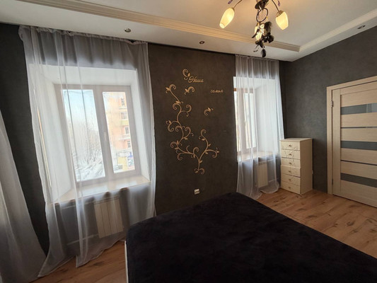 Продам трехкомнатную (3-комн.) квартиру, Пионерская ул, 8, Комсомольск-на-Амуре г