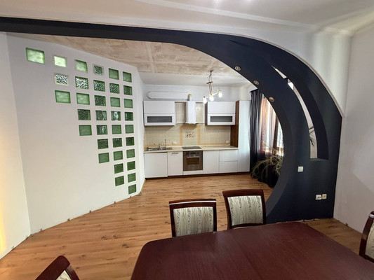 Продам трехкомнатную (3-комн.) квартиру, Пионерская ул, 8, Комсомольск-на-Амуре г