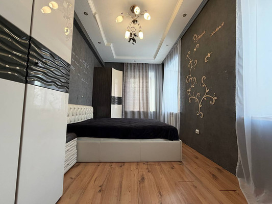 Продам трехкомнатную (3-комн.) квартиру, Пионерская ул, 8, Комсомольск-на-Амуре г