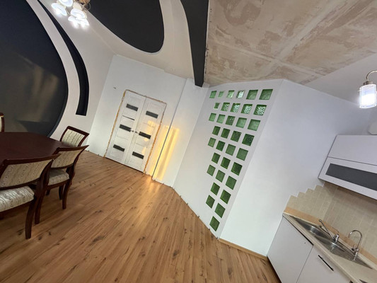 Продам трехкомнатную (3-комн.) квартиру, Пионерская ул, 8, Комсомольск-на-Амуре г