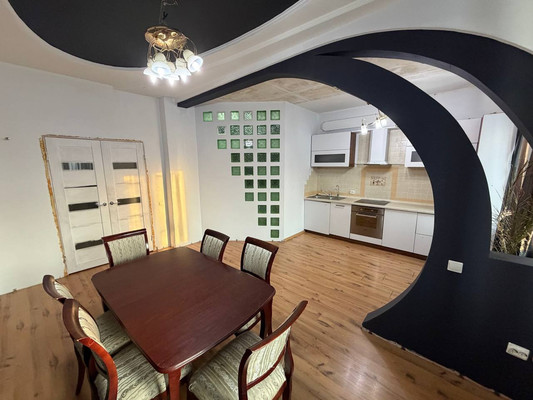 Продам трехкомнатную (3-комн.) квартиру, Пионерская ул, 8, Комсомольск-на-Амуре г