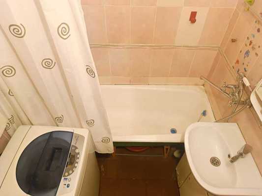 Продам многокомнатную квартиру, 11 Гвардейской Армии (Новоильинский р-н) ул, 5, Новокузнецк г