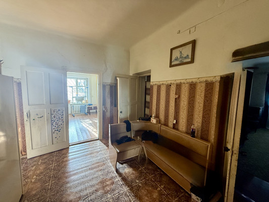 Продам трехкомнатную (3-комн.) квартиру, Бульварная ул, 2, Симферополь г