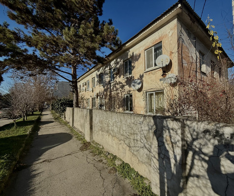 Продам трехкомнатную (3-комн.) квартиру, Бульварная ул, 2, Симферополь г