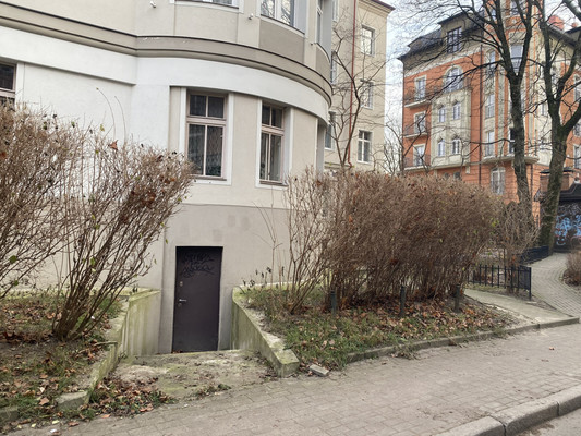 Продам коммерческое помещение 106 м2, Октябрьский 2-й проезд, 2, Калининград г