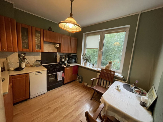 Продам двухкомнатную (2-комн.) квартиру, Еловая аллея ул, 33, Калининград г