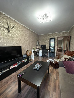 Продам двухкомнатную (2-комн.) квартиру, Еловая аллея ул, 33, Калининград г