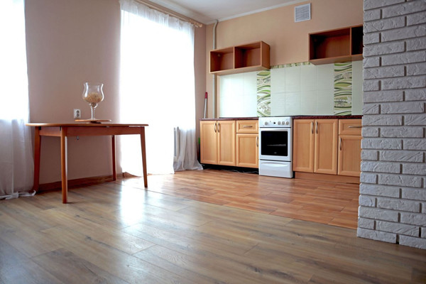 Продам трехкомнатную (3-комн.) квартиру, Брусничная ул, 13, Калининград г