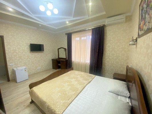 Продам однокомнатную (1-комн.) квартиру, Лазурная ул, 11, Витязево с