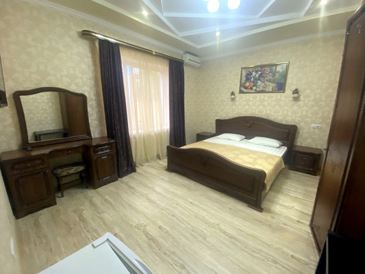 Продам однокомнатную (1-комн.) квартиру, Лазурная ул, 11, Витязево с